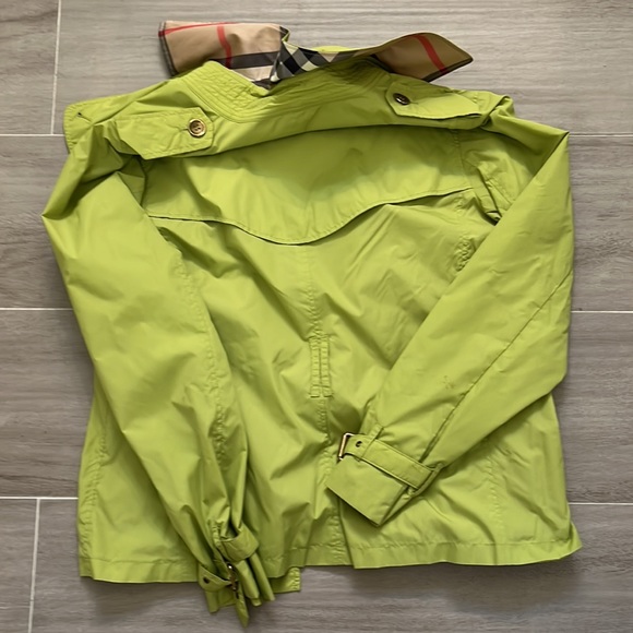 Authentic Burberry Windbreaker - Picture 7 of 9